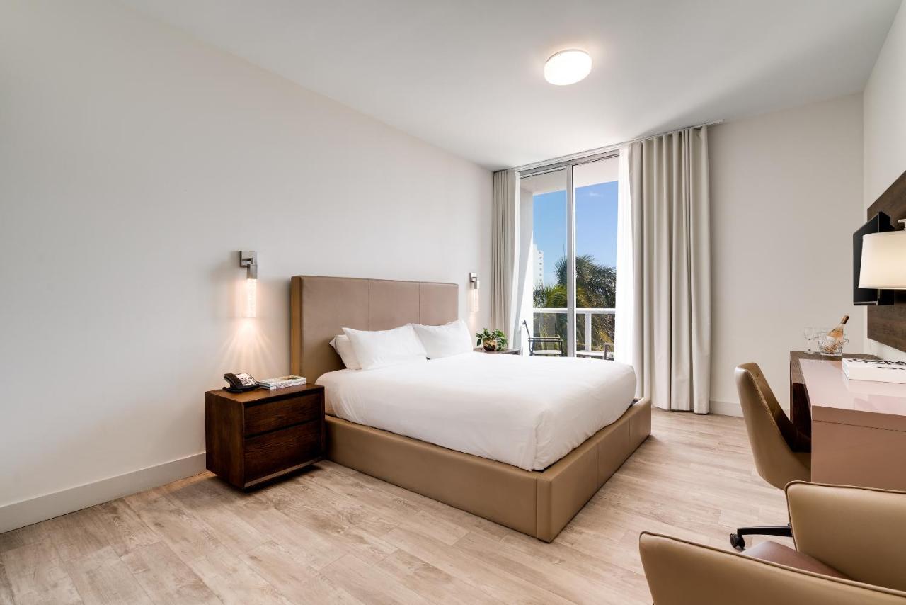 Deluxe Studio Suite King Balcony