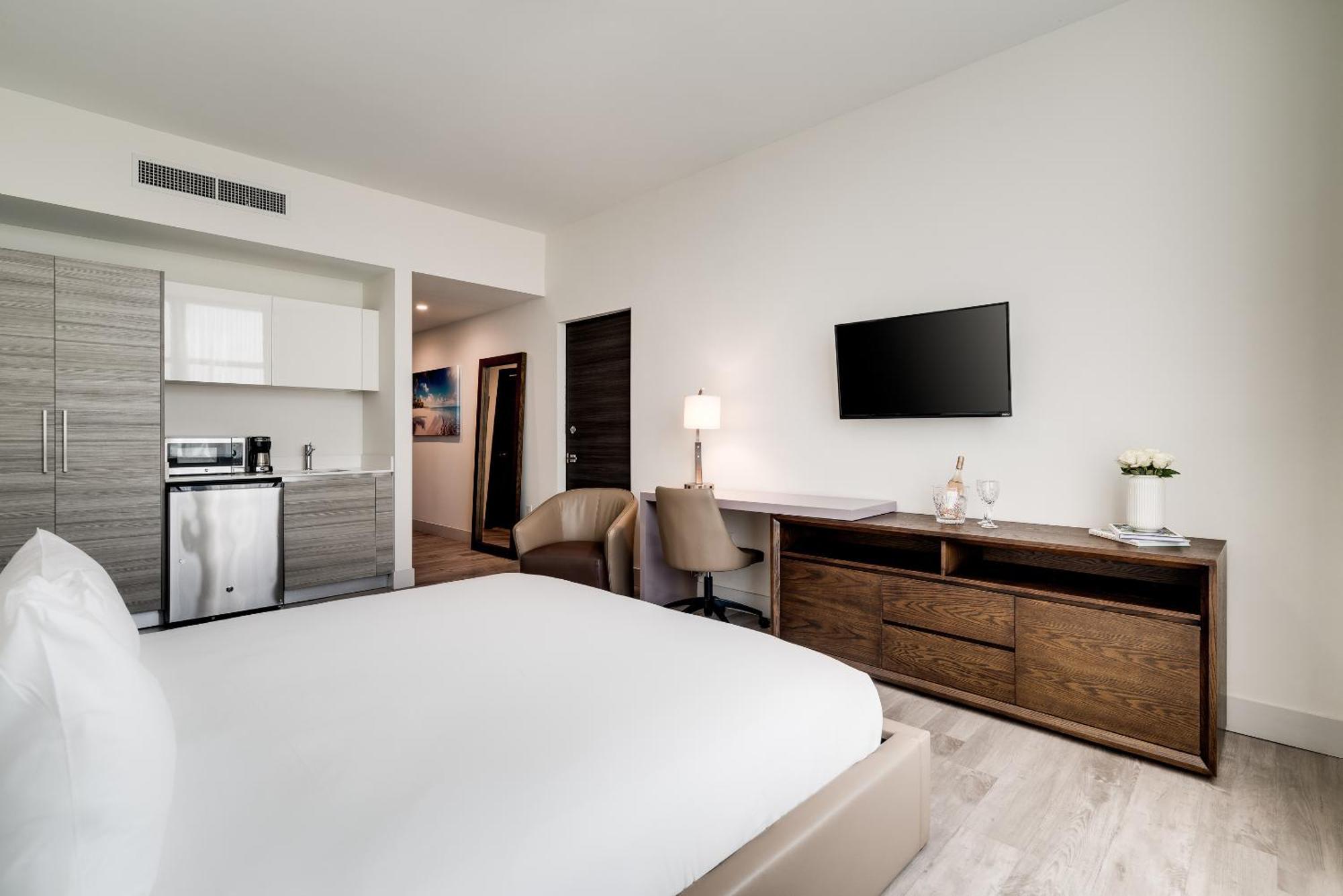 Deluxe Studio Suite King